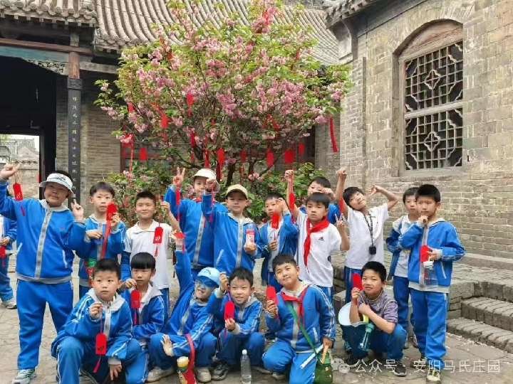 开心一刻研学合影